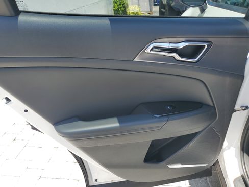 Used 2023 Kia Sportage SX FWD image 12