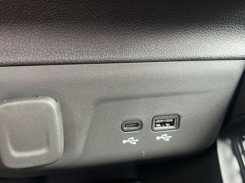 New 2025 Chevrolet TrailBlazer RS w/ Convenience Package image 24