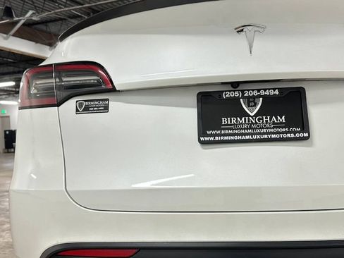 Used 2023 Tesla Model Y Performance image 16