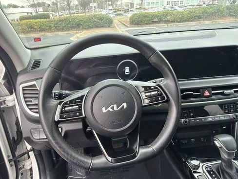 Certified 2024 Kia Seltos SX image 19