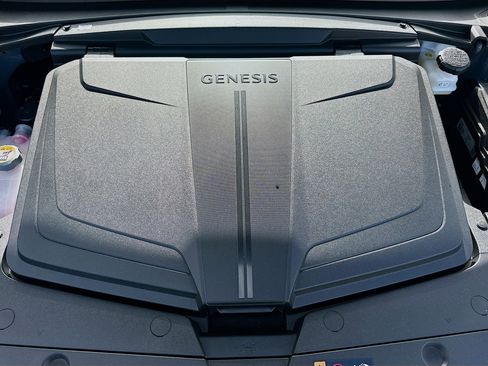 Used 2025 Genesis GV60 RWD image 36