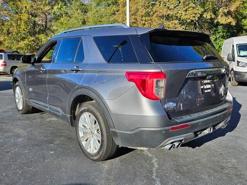 Used 2024 Ford Explorer King Ranch w/ Technology Package image 11