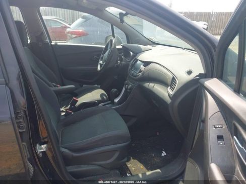 Used 2017 Chevrolet Trax LS FWD image 3