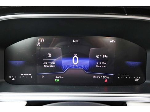 Used 2025 Volkswagen Taos SE image 14