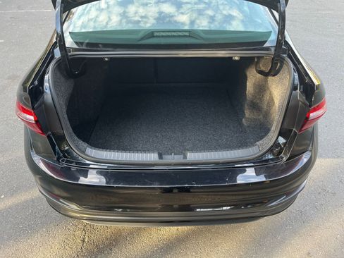 Used 2025 Volkswagen Jetta SE image 32