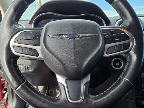 Used 2019 Chrysler 300 Limited AWD/4WD image 22