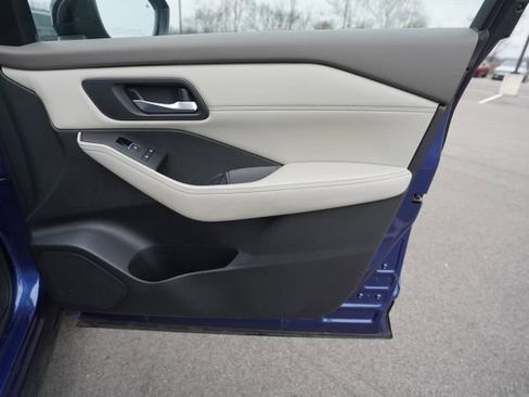 Used 2023 Nissan Rogue SL image 22