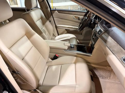 Used 2014 Mercedes-Benz E 350 4MATIC Sedan image 18
