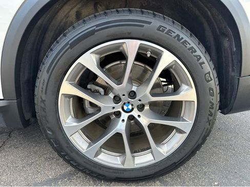 Used 2019 BMW X5 xDrive40i w/ Convenience Package image 4