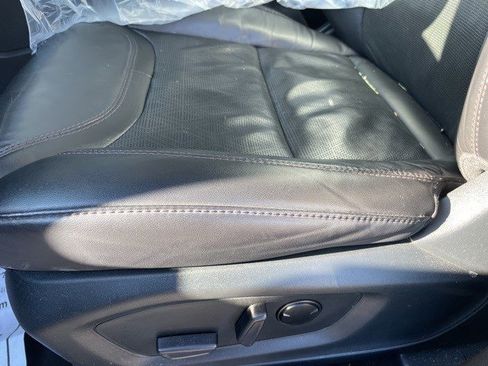 Used 2023 Ford Explorer Platinum w/ Technology Package image 8