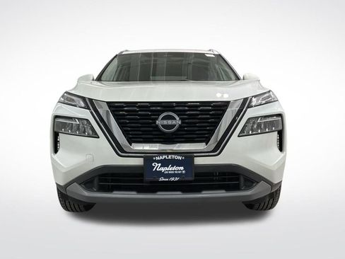 Used 2023 Nissan Rogue SV w/ SV Premium B Package image 5