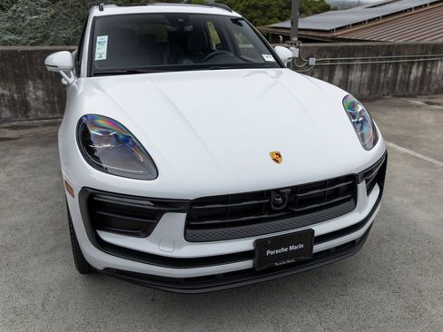 Certified 2026 Porsche Macan AWD/4WD image 15