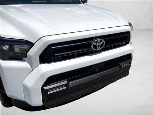 Used 2025 Toyota 4Runner SR5 AWD/4WD image 30
