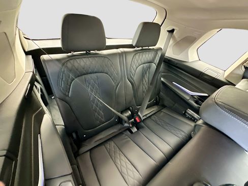 Used 2023 BMW X7 xDrive40i image 39