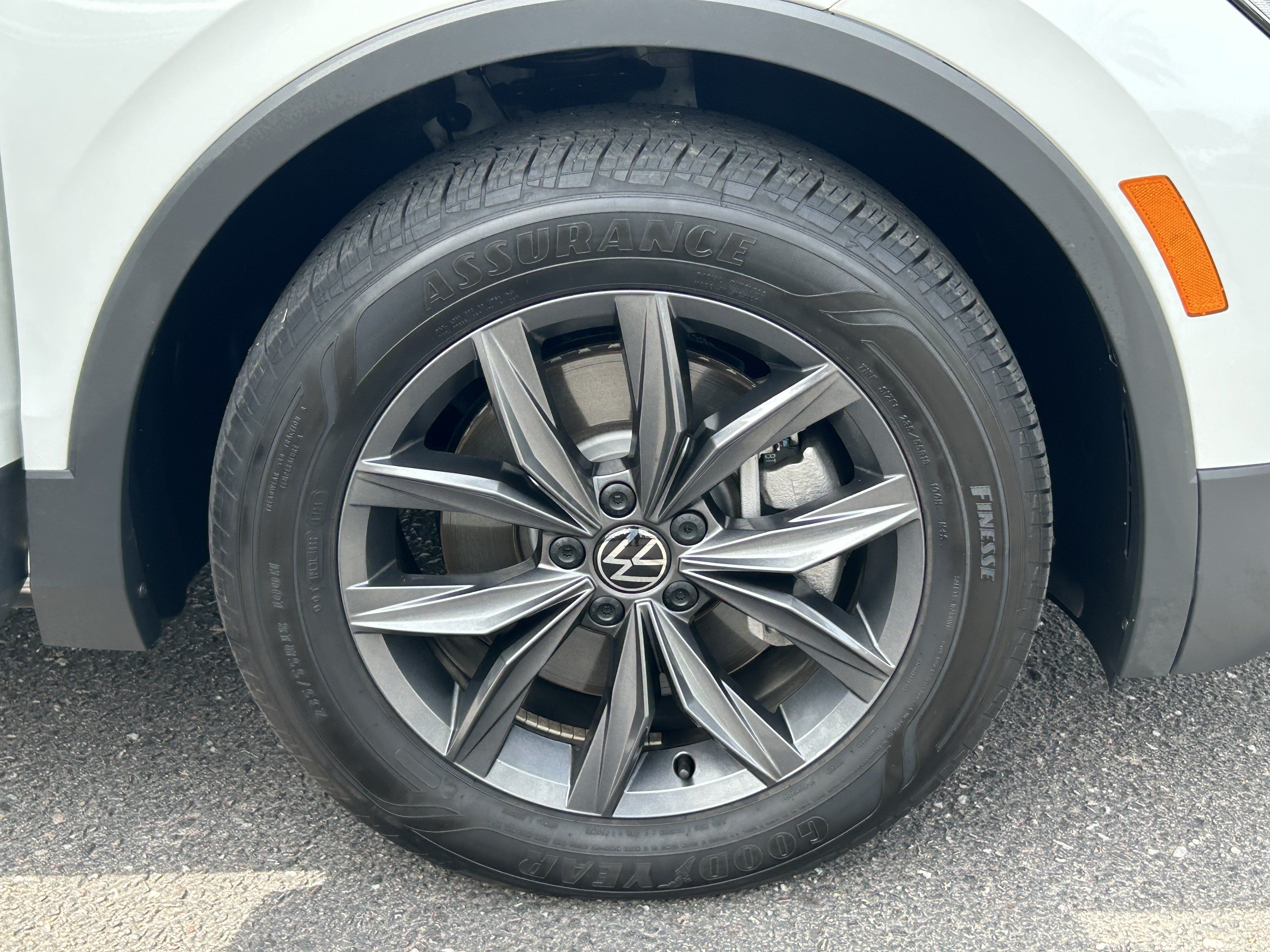 Used 2023 Volkswagen Tiguan SE FWD image 7