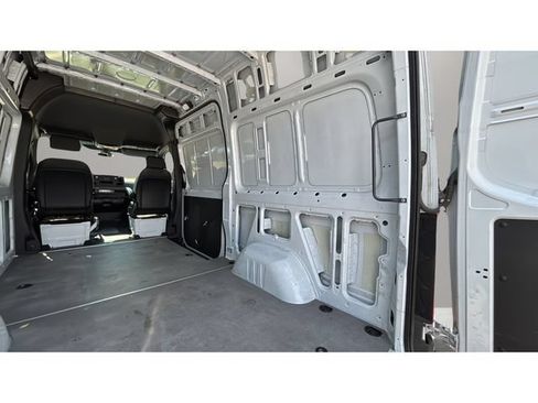 Used 2025 Mercedes-Benz Sprinter 2500 image 34