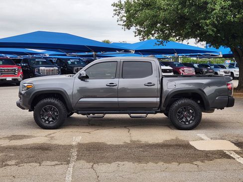 Used 2021 Toyota Tacoma TRD Off-Road AWD/4WD image 3