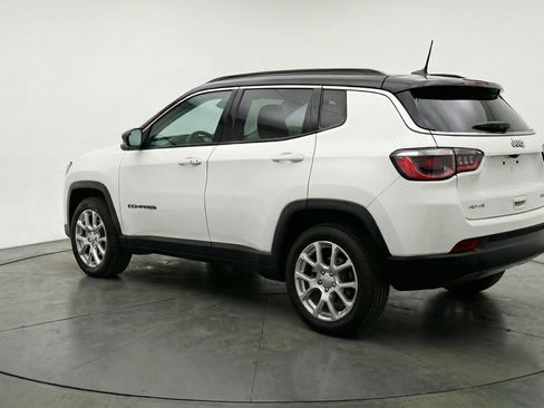 Used 2025 Jeep Compass Limited image 6