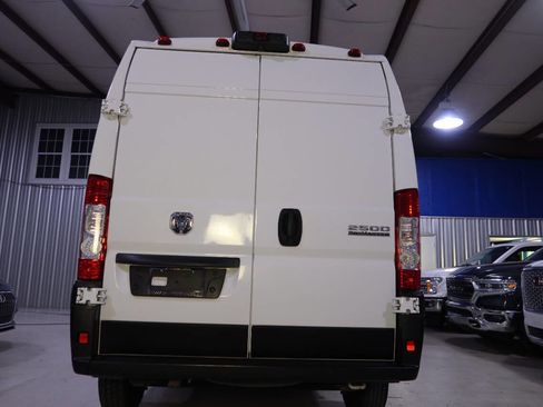 Used 2023 RAM ProMaster 2500 FWD image 3