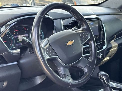 Used 2022 Chevrolet Traverse LT image 31