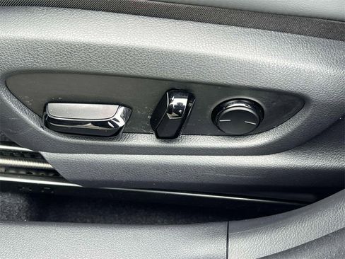 Certified 2025 Lexus UX 300h AWD image 18