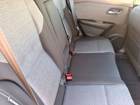 Certified 2022 Nissan Rogue SV FWD image 12