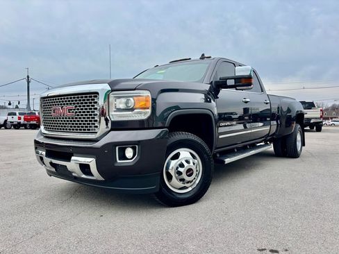 Used 2016 GMC Sierra 3500 Denali w/ Duramax Plus Package image 2