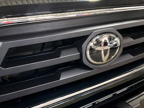 Certified 2022 Toyota Tacoma SR5 image 26