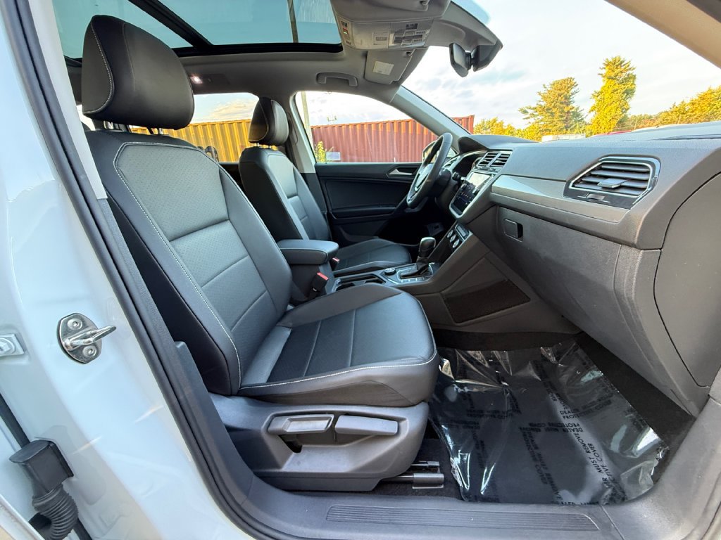 Used 2021 Volkswagen Tiguan SEL AWD/4WD image 27