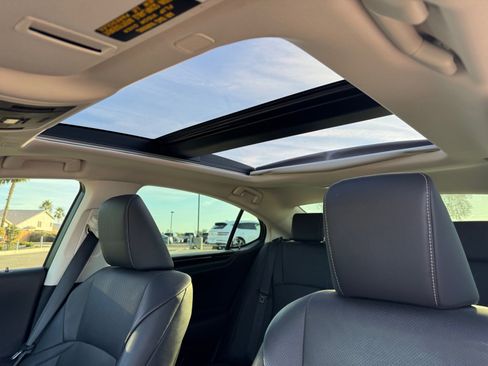 Used 2019 Lexus ES 350 image 33