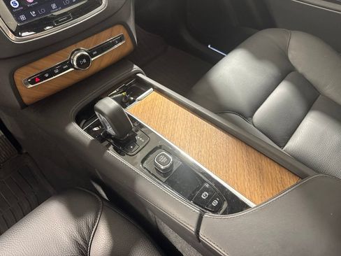 Used 2025 Volvo XC90 T8 Plus w/ Protection Package AWD/4WD image 14