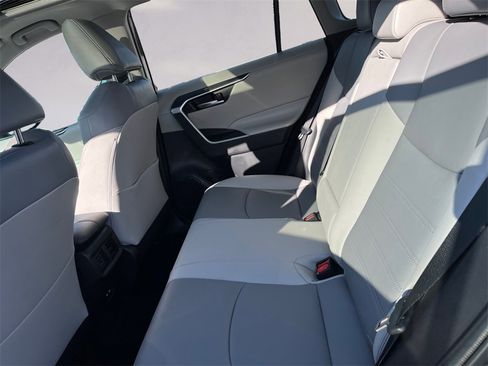 Used 2021 Toyota RAV4 XLE Premium image 13