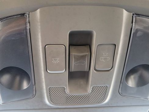 Used 2018 Kia Niro Touring image 36