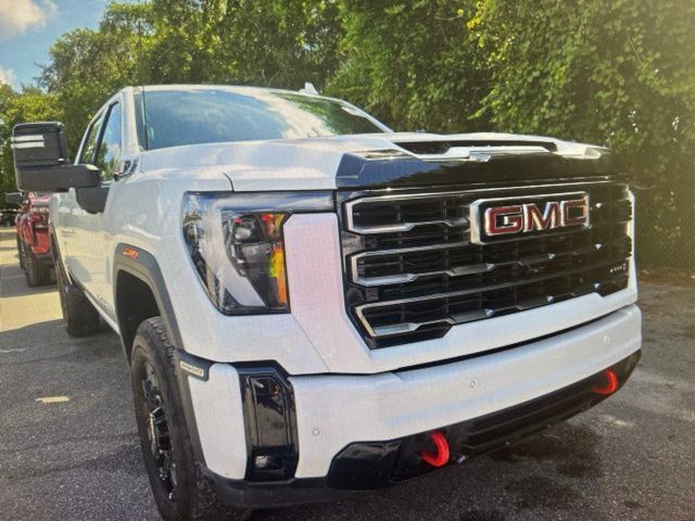 Used 2025 GMC Sierra 2500 AT4 AWD/4WD image 2