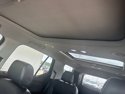 Used 2018 Chevrolet Traverse Premier w/ Redline Edition AWD/4WD image 16