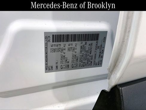 Used 2024 Nissan Rogue S image 32