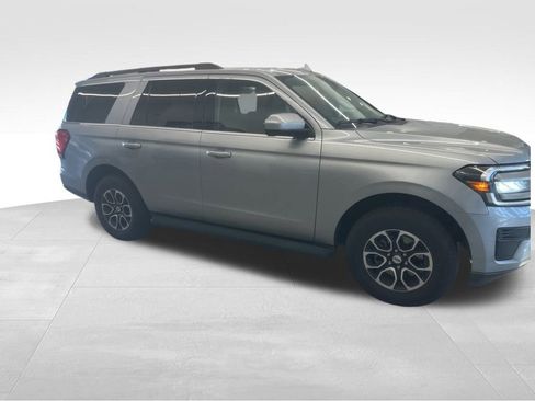 Used 2024 Ford Expedition XLT image 22