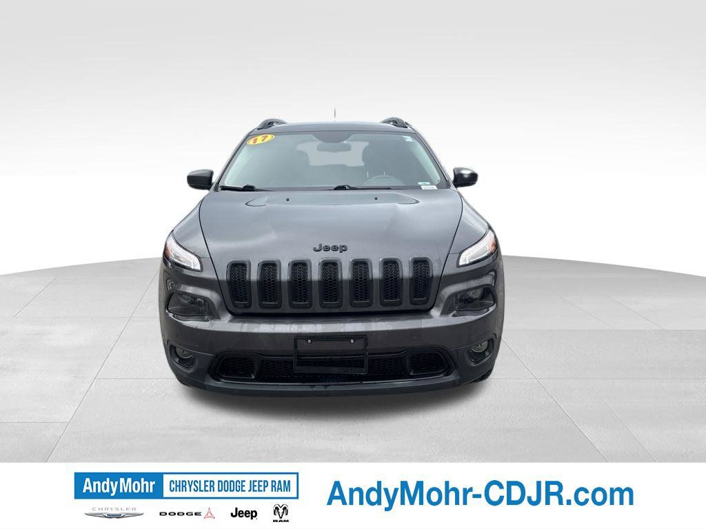 Used 2017 Jeep Cherokee Limited AWD/4WD image 2