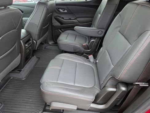 Used 2023 Chevrolet Traverse RS AWD/4WD image 17
