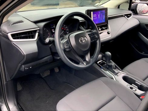 Used 2025 Toyota Corolla LE image 16