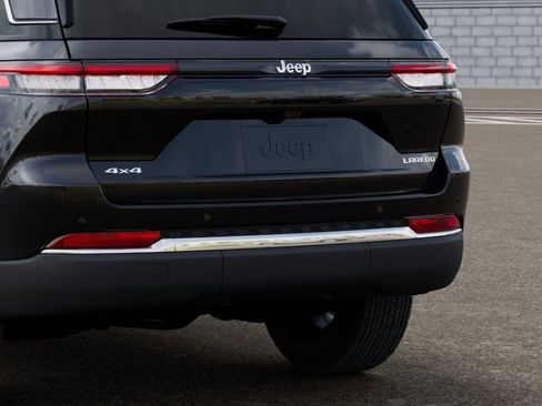 New 2026 Jeep Grand Cherokee Laredo X AWD/4WD image 13