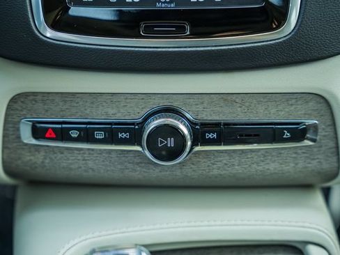 Certified 2023 Volvo XC90 T8 Ultimate AWD/4WD image 23