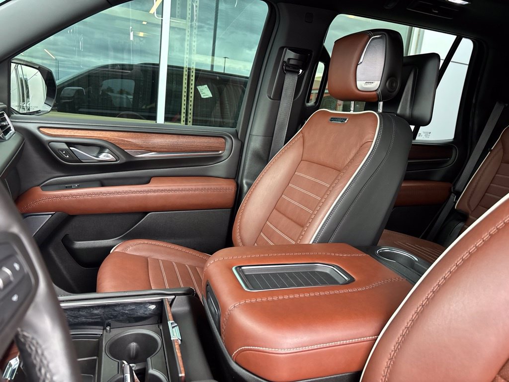 Used 2023 GMC Yukon Denali Ultimate w/ LPO, Floor Liner Package AWD/4WD image 13