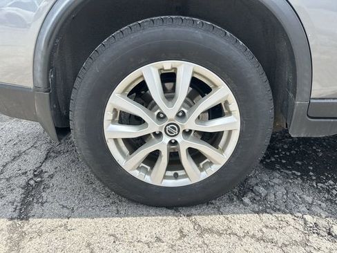 Used 2018 Nissan Rogue SV AWD/4WD image 19