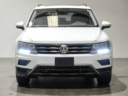 Used 2018 Volkswagen Tiguan SE w/ Panoramic Sunroof Package FWD image 7