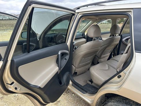 Used 2008 Toyota RAV4 Limited image 10