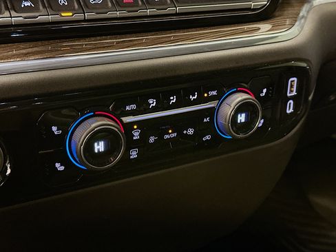 Used 2023 Chevrolet Silverado 1500 LT image 24