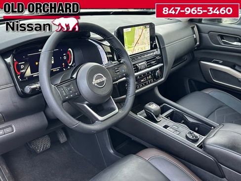 Used 2023 Nissan Pathfinder Platinum image 15