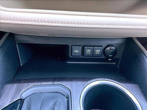 Used 2020 Toyota Highlander Limited image 24