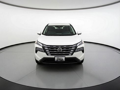 Used 2025 Nissan Rogue SV FWD image 2